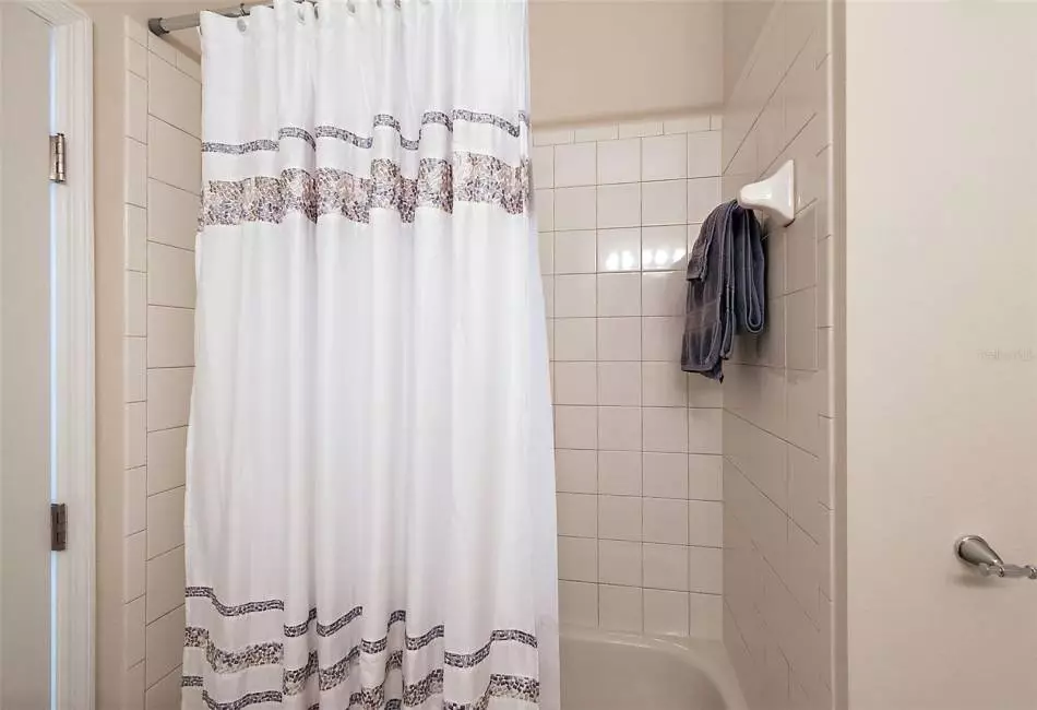 En-Suite Tub / Shower