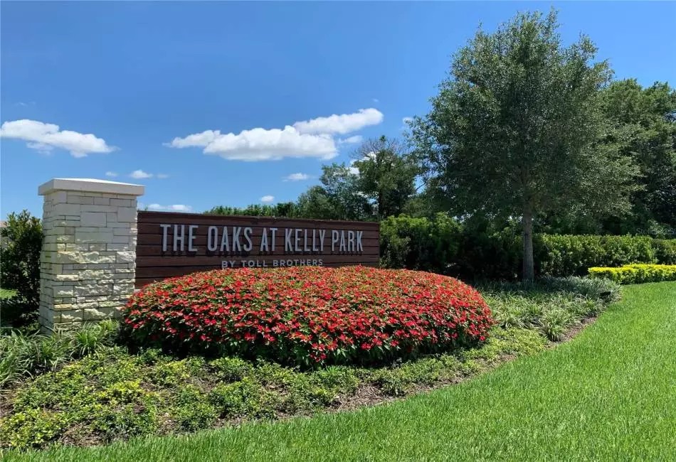 The Oaks at Kelly Park entrance