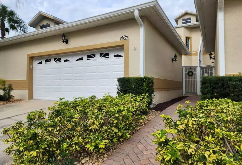13338 FOUNTAINBLEAU DRIVE, 3 Bedrooms Bedrooms, ,2 BathroomsBathrooms,Residential,For Sale,FOUNTAINBLEAU,MFRS5097395