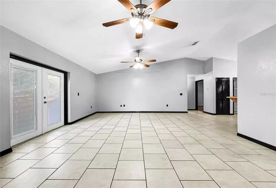 Large open space in Family/Dining