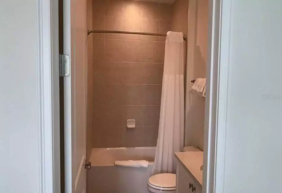 Suite Bathroom - Second Floor