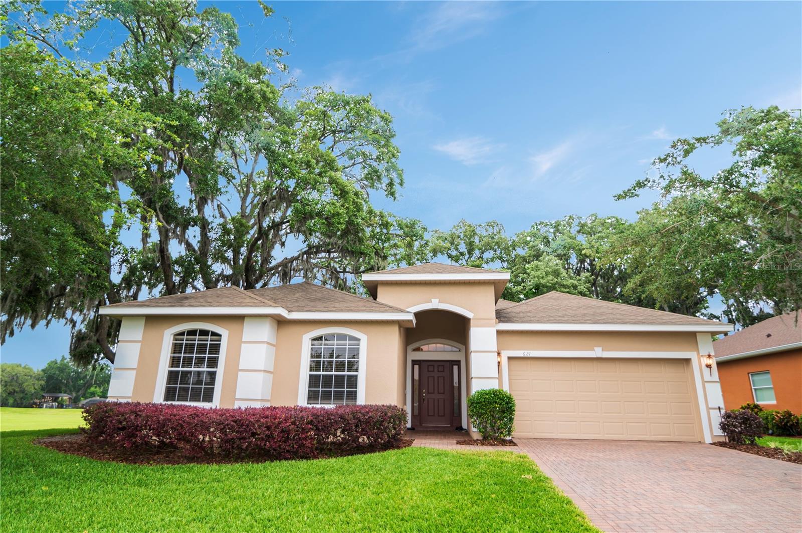 621 MEADOW GLADE DRIVE, 4 Bedrooms Bedrooms, ,2 BathroomsBathrooms,Residential,For Sale,MEADOW GLADE,MFRO6194502