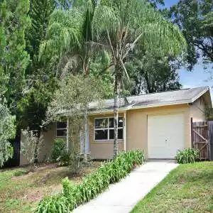 824 DRIVE APOPKA